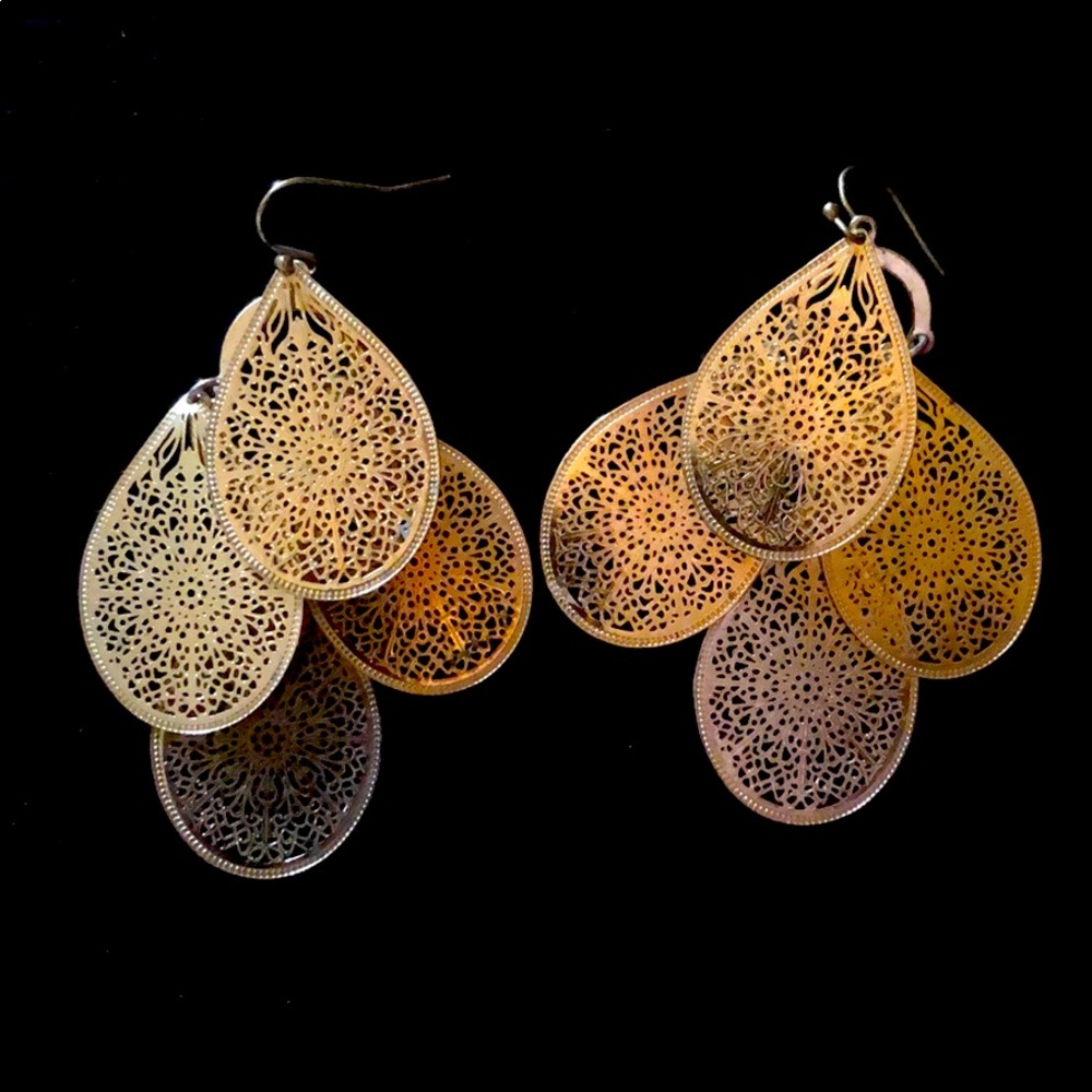 dangle earrings